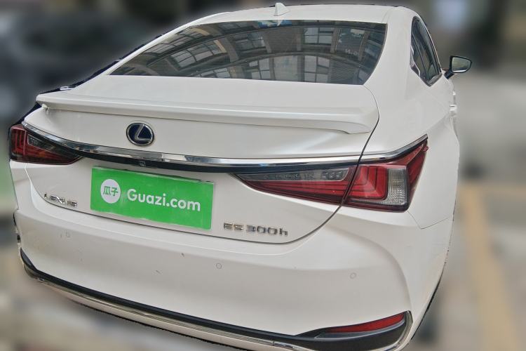 Used Lexus ES 2018 300h Premier Edition China VI Standard
