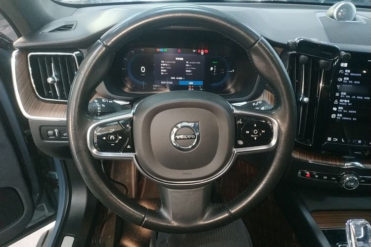 Used Volvo XC60 New Energy 2022 T8 Plug-in Hybrid All-Wheel Drive Smart Luxury Edition
