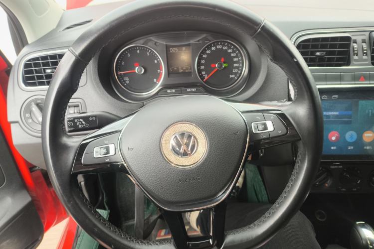 Used Volkswagen Polo 2016 1.6L Automatic Comfort Model
