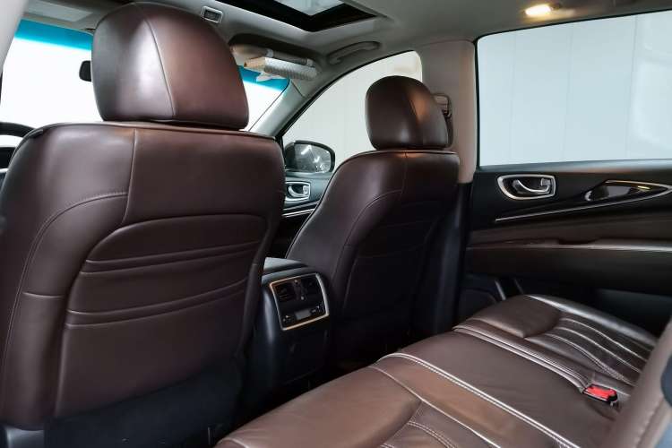 Used Infiniti JX 2013 JX35 Two-Wheel-Drive Excellence Edition