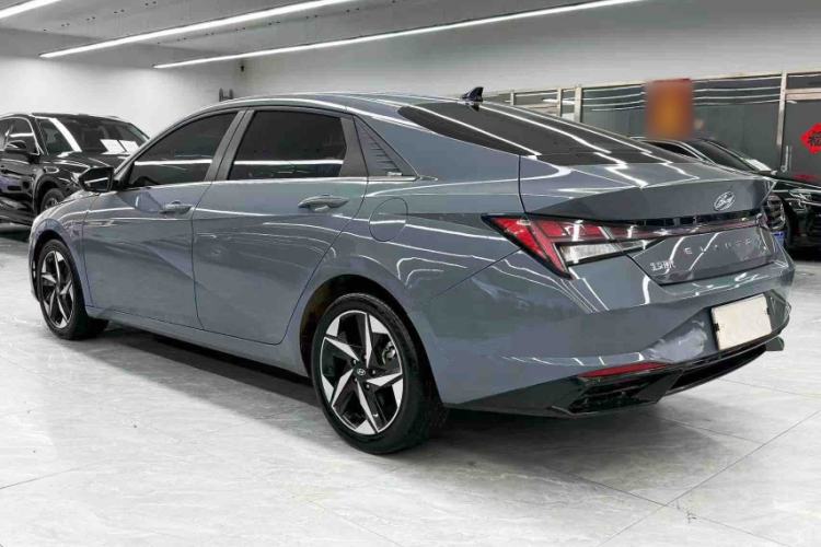 Used Hyundai Elantra 2021 1.5L CVT LUX Prestige Edition
