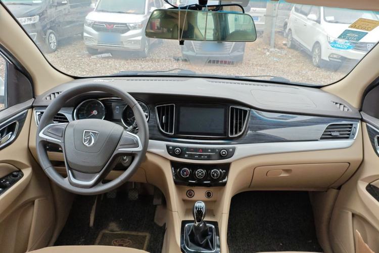 Used Baojun 730 2016 1.5L Manual Comfort Version 7 Seats China V Emission Standard
