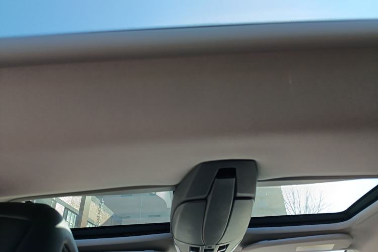 Used  5 2013 1.6T Elegant Edition THP200
