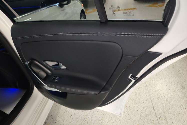 Used Mercedes-Benz A-Class 2021 A 200 L Sport Sedan Fashion Model
