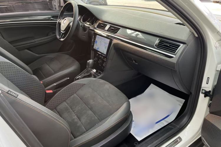 Used Volkswagen C-TREK 2017 1.6L Automatic Luxury Model