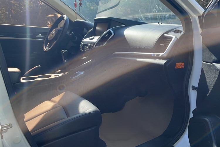 Used Dongfeng Aeolus AX7 2015 2.0L Manual Zhiyi Trim