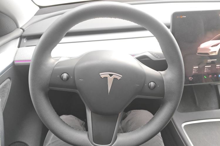 Used Tesla Model Y 2023 Rear-Wheel-Drive Version
