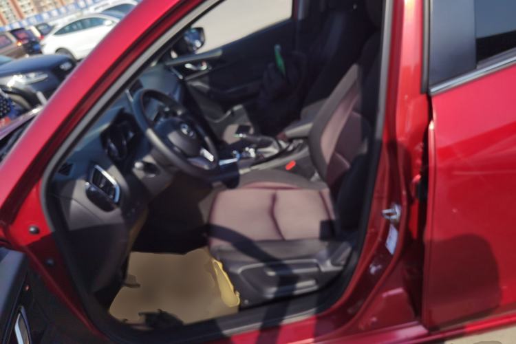 Used Mazda Mazda 3 Axela 2016 Hatchback 1.5L Automatic Luxury Model