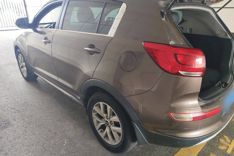 Used Kia Sportage R 2015 2.0L Manual Two-Wheel Drive GLS Trim
