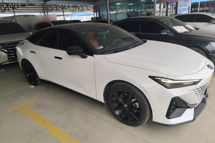 Used Changan UNI-V iDD 2023 Zhidian iDD 1.5T 113km Smart & Fun Version (Rapid Edition)
