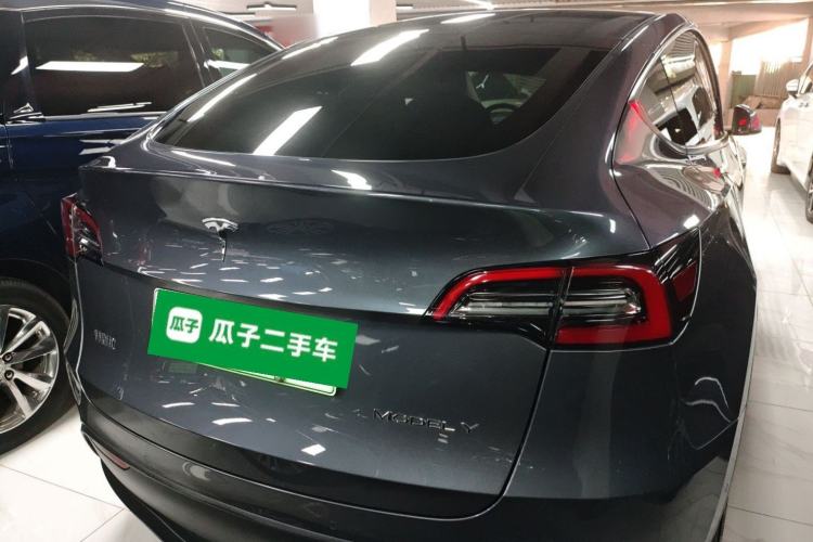 Used Tesla Model Y 2021 Long-Range All-Wheel-Drive Version
