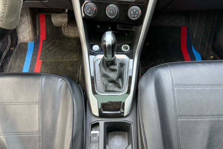 Used Volkswagen T-ROC 2022 280TSI DSG Two-Wheel Drive Elite PLUS