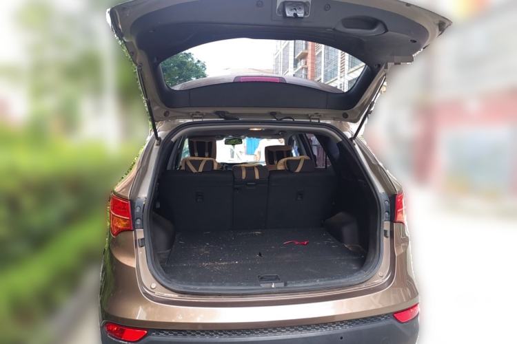 Used Hyundai Santa Fe 2013 2.4L Manual Two-Wheel Drive Comfort Version
