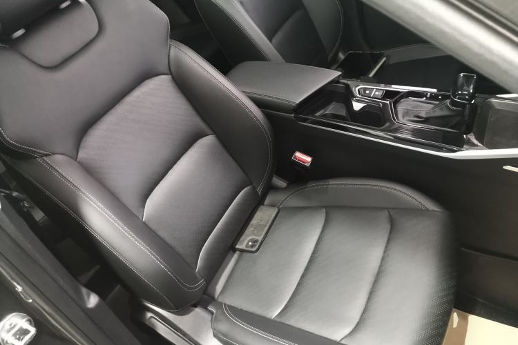 Used Geely Auto Emgrand 2023 4th Generation Champion Edition 1.5L CVT Prestige Model
