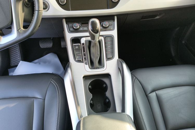 Used Geely Auto Emgrand X7 Sport 2016 1.8TD Automatic ZhiShang Model
