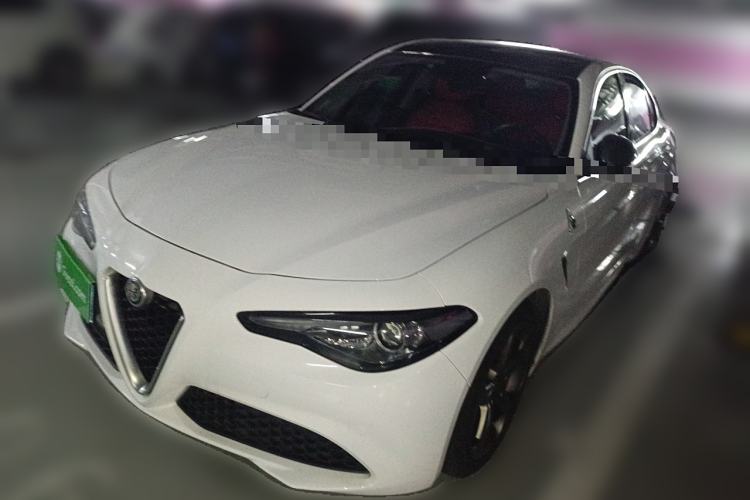 Used Alfa Romeo Giulia 2017 2.0T 280HP Luxury Edition
