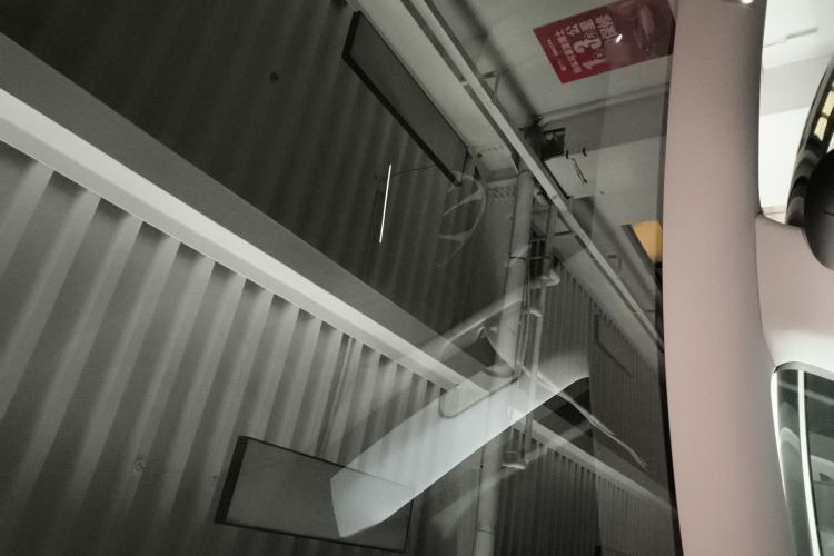 Used Tesla Model Y 2025 Long-Range All-Wheel-Drive Version
