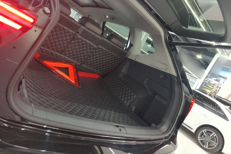 Used Volkswagen Tiguan L 2022 330TSI Automatic Two-Wheel Drive R-Line Flagship Edition
