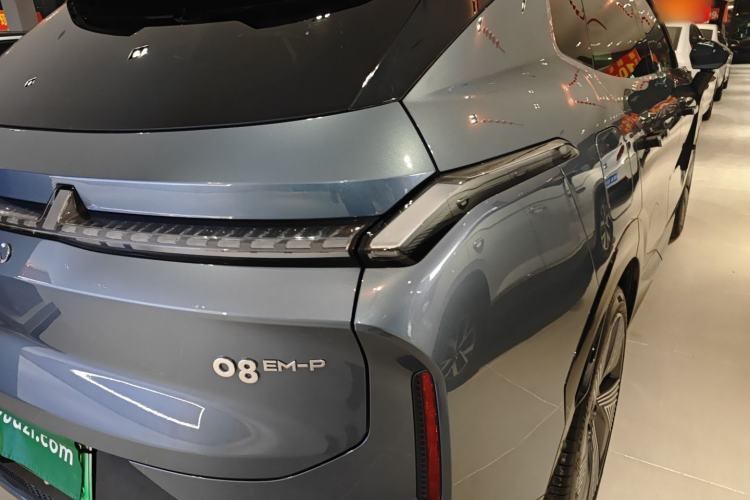 Used Lynk & Co 08 EM-P 2025 220 km All-Wheel-Drive Performance Halo
