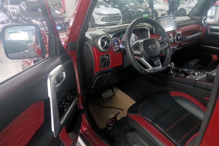 Used  BJ40 2018 PLUS 2.3T Automatic Four-Wheel Drive Flagship Version China V Emission Standard
