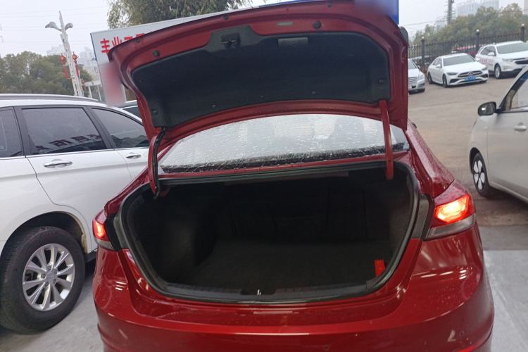 Used Hyundai Elantra 2016 1.6L Automatic ZhiXuan – Elite Version
