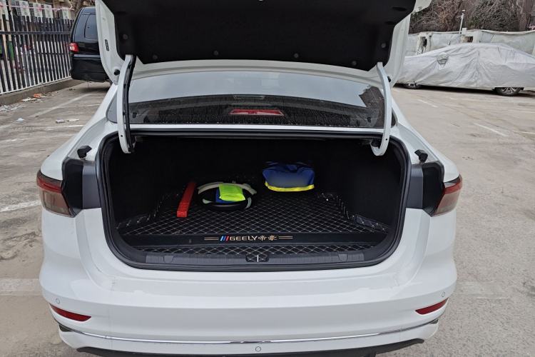 Used Geely Auto Emgrand 2022 4th Generation 1.5L CVT Flagship Model
