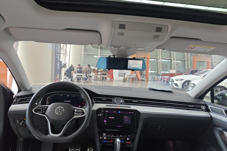 Used Volkswagen Magotan 2025 Zhongxiang Version 330TSI DSG Luxury Edition

