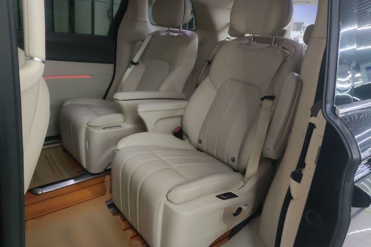 Used VOYAH Dream 2024 EV Long-Range Premium Edition
