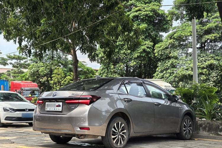 Used Toyota Corolla 2017 Revised Dual-Engine 1.8L E-CVT Leading Edition
