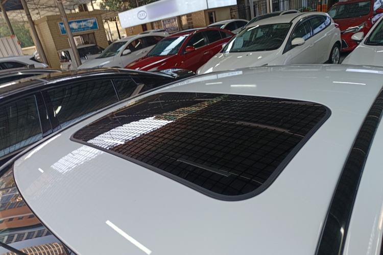 Used Mercedes-Benz C-Class 2015 Facelift C 180 L