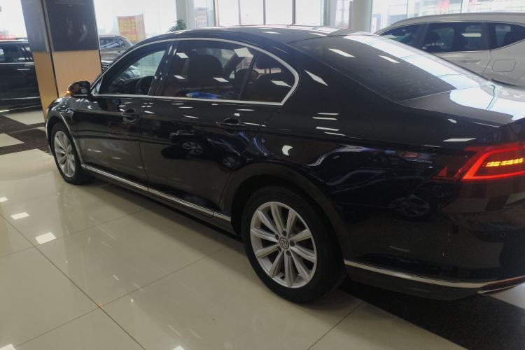 Used Volkswagen Magotan 2019 330TSI DSG Leading Edition China V Standard
