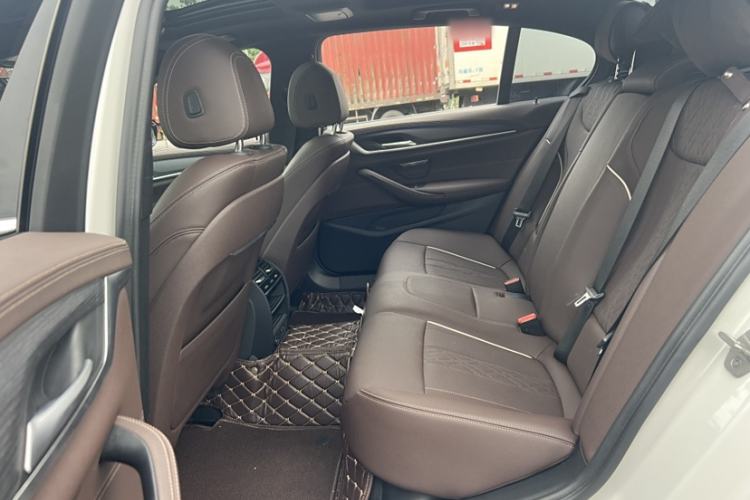 Used BMW 5 Series 2021 Facelifted 530Li Leading Edition M Sport Package
