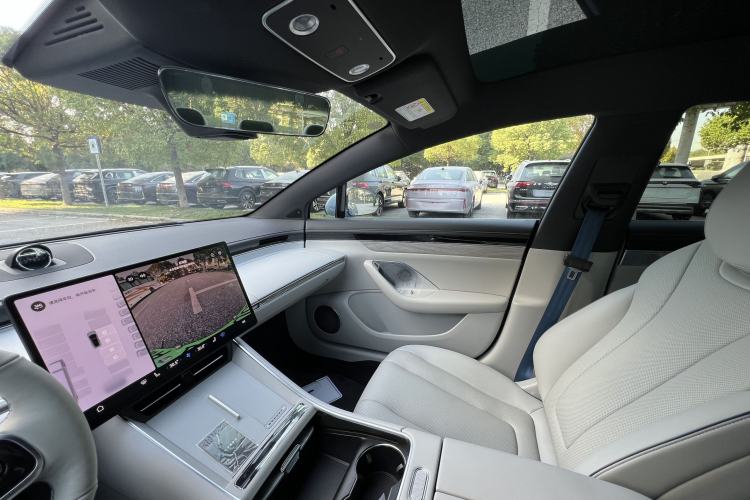 Used Hima Luxeed S7 2025 705 km Pro