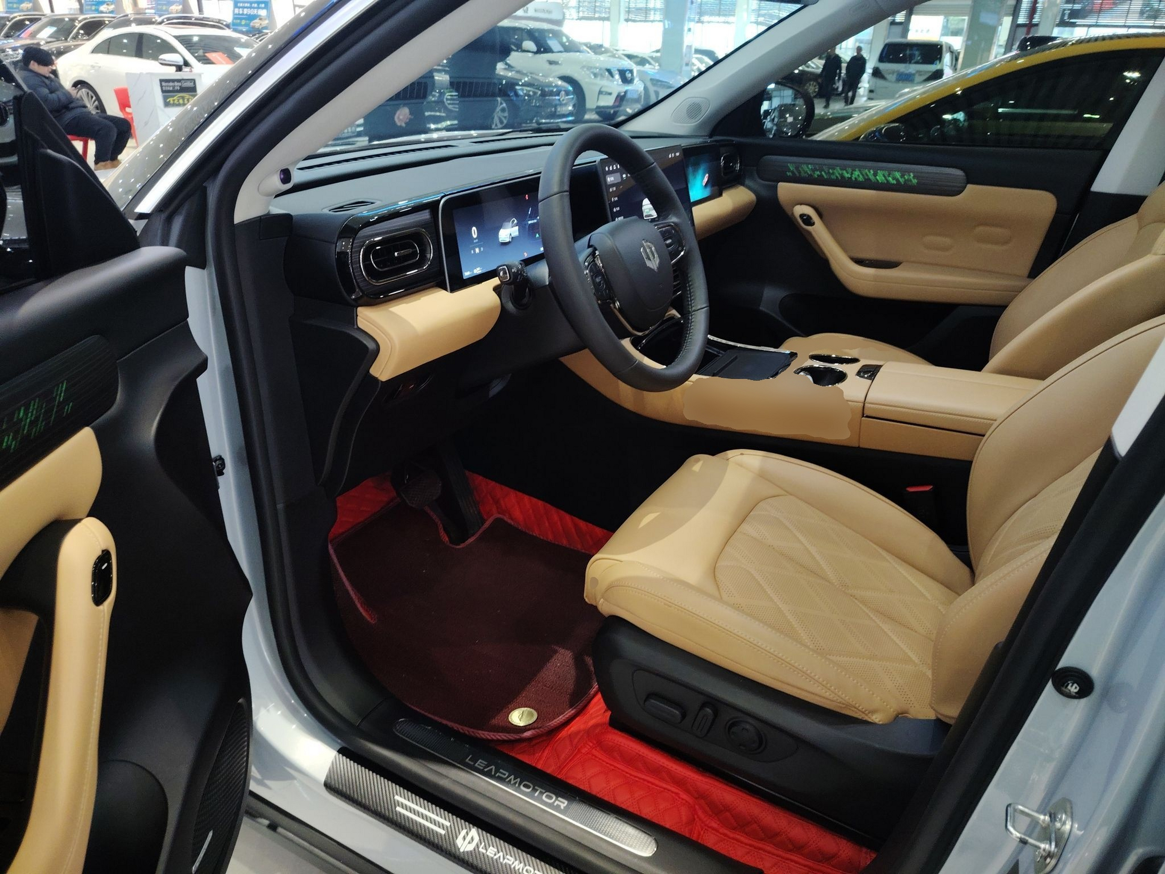 المقاعد الأمامية داخل السيارة