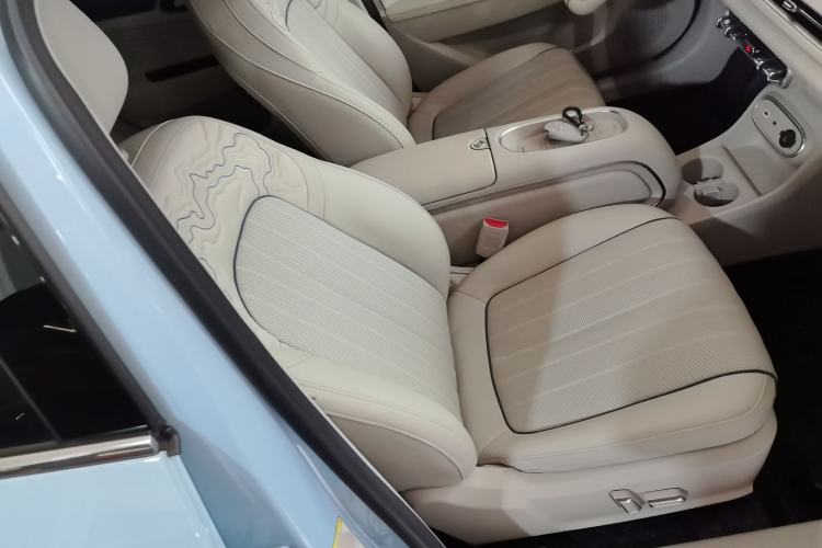 Used ORA Good Cat 2023 401 km Standard Range Premium Version Lithium Iron Phosphate