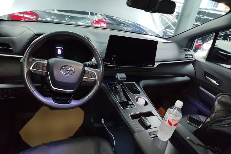 Used Toyota Sienna 2021 2.5L Hybrid Premium Edition
