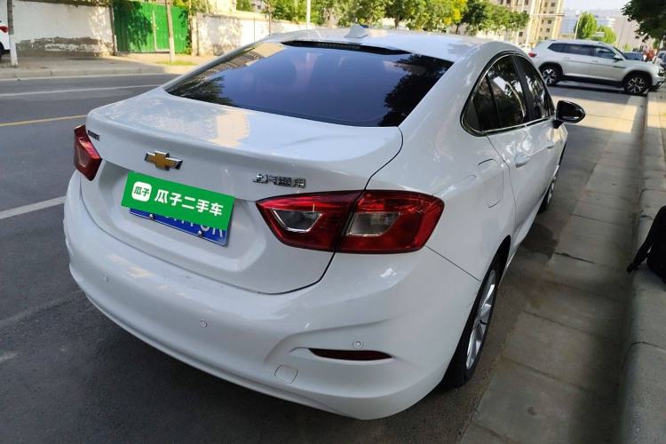 Used Chevrolet Cruze 2017 1.5L Automatic Pioneer Sunroof Edition

