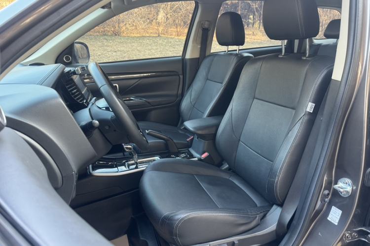 Used Mitsubishi Outlander 2018 2.0L Two-Wheel Drive Glory Edition 5 Seats
