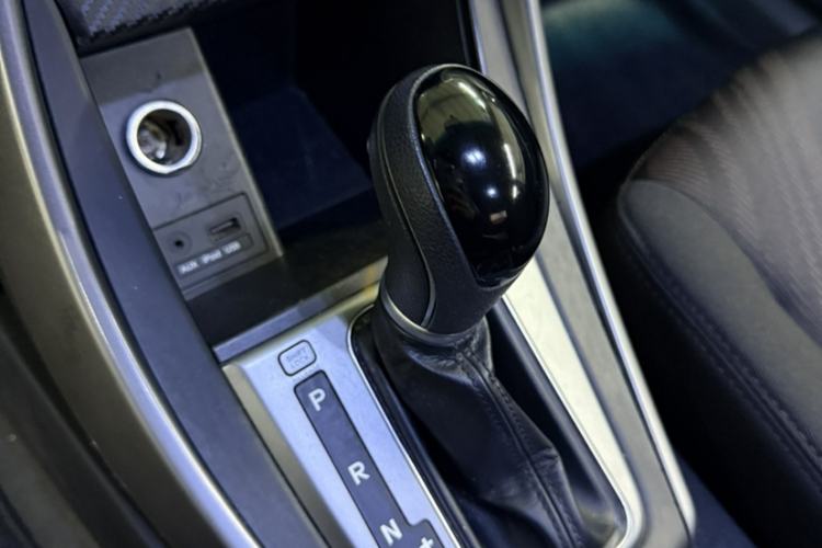 Used Hyundai Elantra 2015 1.6L Automatic Fashion Model