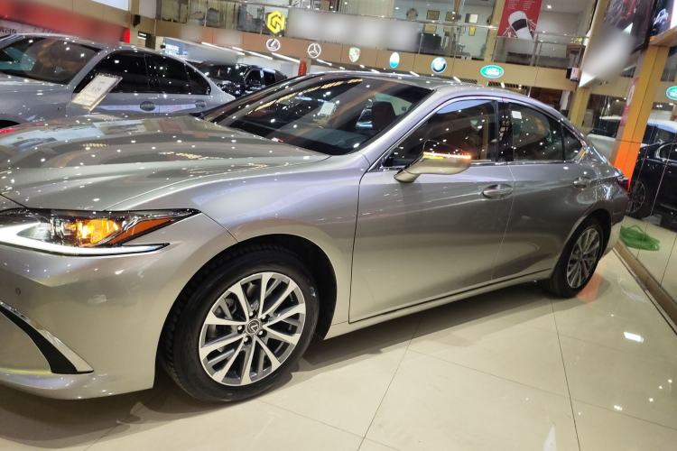Used Lexus ES 2023 200 Excellence Edition