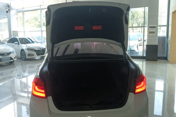 Used BMW 5 Series 2019 530Li Leading Model M Sport Package
