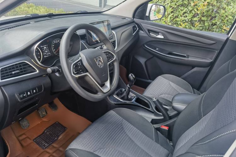 Used Baojun 730 2019 1.5L Manual Fashion Model 7-seater National V
