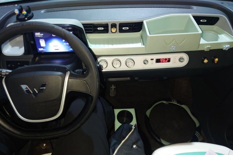 Used Wuling Hongguang MINIEV 2022 Macaron Premium Model – Lithium Iron Phosphate