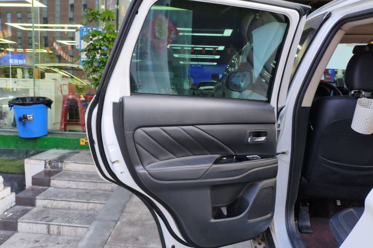 Used Mitsubishi Outlander 2019 2.0L Two-Wheel Drive Comfort Edition 5 Seats China V Standard
