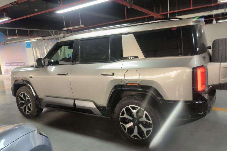 Used  Leopard 8 2025 Smart & Brave Flagship Edition 7 Seats
