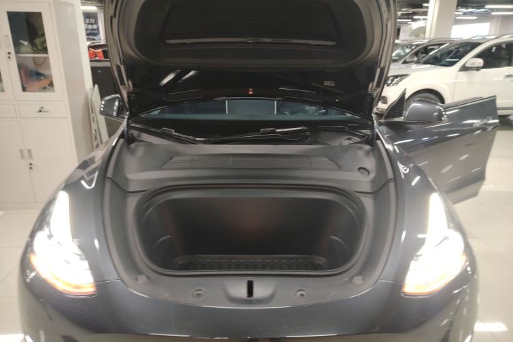 Used Tesla Model Y 2024 Long-Range All-Wheel-Drive Version
