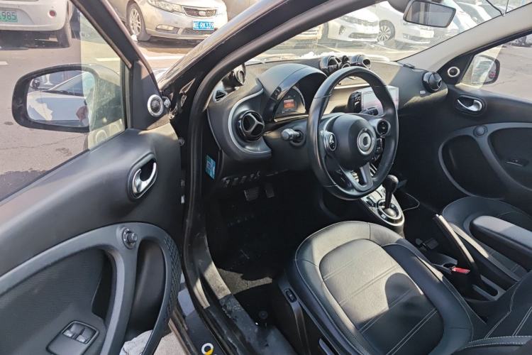 Used  forfour 2018 0.9T 66 kW Pioneer Edition