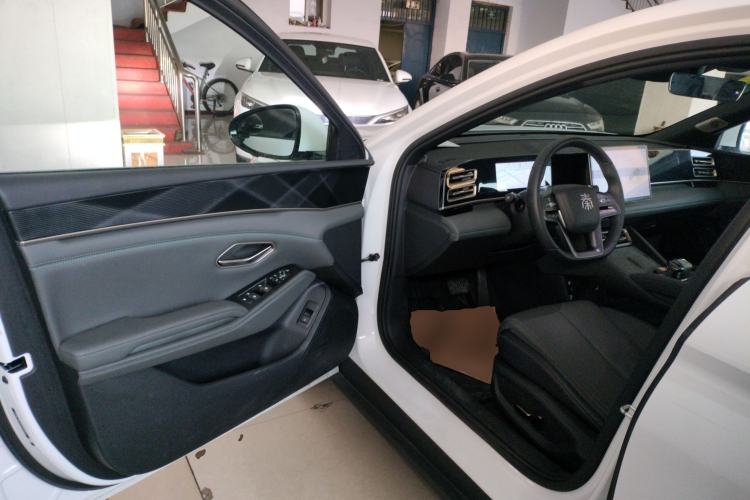 Used BYD Qin L 2025 DM-i Smart Drive 120KM Superior Model