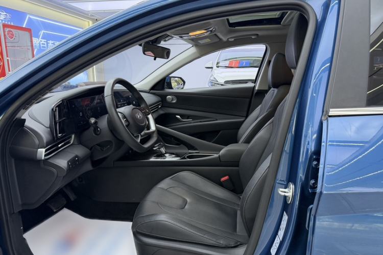 Used Hyundai Elantra 2022 1.5L CVT LUX Prestige Edition
