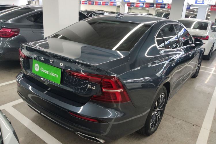 Used Volvo S60 2022 B4 Zhiyi Luxury Edition